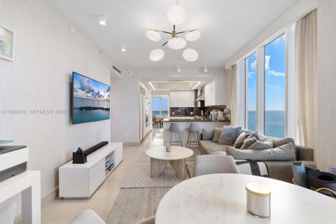 Condominio en venta en Sunny Isles Beach, Florida, 3 dormitorios, 254.18 m2 № 2008253 - foto 22