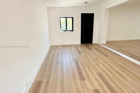 Casa en venta en Miami, Florida, 3 dormitorios, 183.48 m2 № 1929296 - foto 16