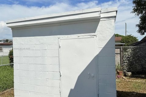 Casa en venta en Miami, Florida, 3 dormitorios, 183.48 m2 № 1929296 - foto 22