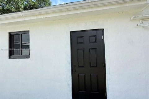 Casa en venta en Miami, Florida, 3 dormitorios, 183.48 m2 № 1929296 - foto 17