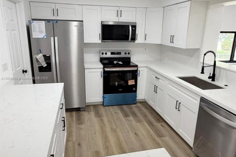 Casa en venta en Miami, Florida, 3 dormitorios, 183.48 m2 № 1929296 - foto 5