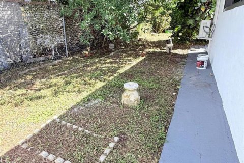 Casa en venta en Miami, Florida, 3 dormitorios, 183.48 m2 № 1929296 - foto 20