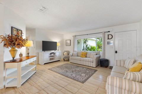 Casa en venta en Summerfield, Florida, 3 dormitorios, 172.05 m2 № 1719581 - foto 8