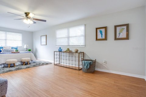 House in Saint Petersburg, Florida 3 bedrooms, 119.57 sq.m. № 1252634 - photo 21