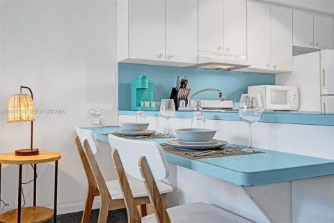 Immobilier commercial à vendre à Hollywood, Floride: 304.35 m2 № 1994907 - photo 3