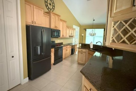 House in Palm Coast, Florida 3 bedrooms, 195 sq.m. № 1776637 - photo 12