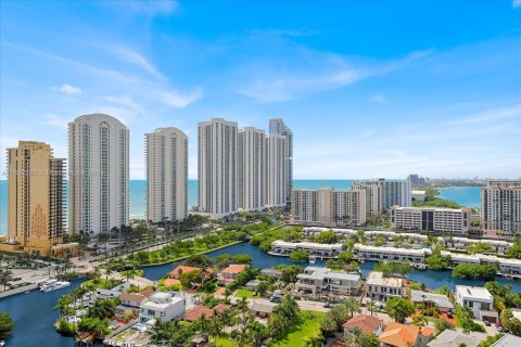 Condominio en venta en Sunny Isles Beach, Florida, 2 dormitorios, 199.18 m2 № 1727725 - foto 6