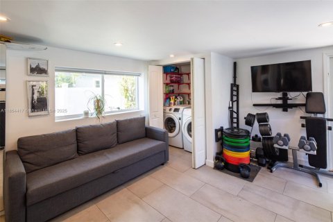 Villa ou maison à vendre à Hollywood, Floride: 3 chambres, 163.14 m2 № 2018985 - photo 30