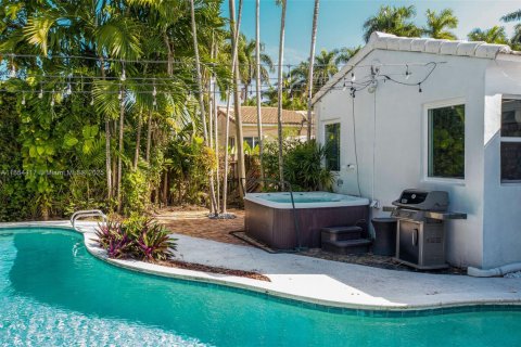 Villa ou maison à vendre à Hollywood, Floride: 3 chambres, 163.14 m2 № 2018985 - photo 17