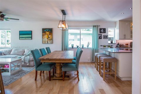 Villa ou maison à vendre à Hollywood, Floride: 3 chambres, 163.14 m2 № 2018985 - photo 5