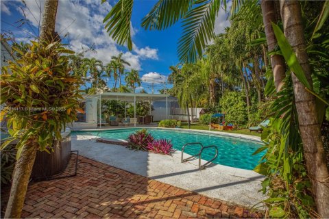 Villa ou maison à vendre à Hollywood, Floride: 3 chambres, 163.14 m2 № 2018985 - photo 22