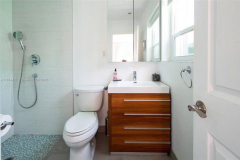 Villa ou maison à vendre à Hollywood, Floride: 3 chambres, 163.14 m2 № 2018985 - photo 25