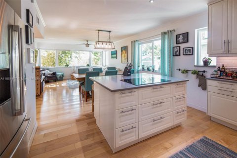 Villa ou maison à vendre à Hollywood, Floride: 3 chambres, 163.14 m2 № 2018985 - photo 10