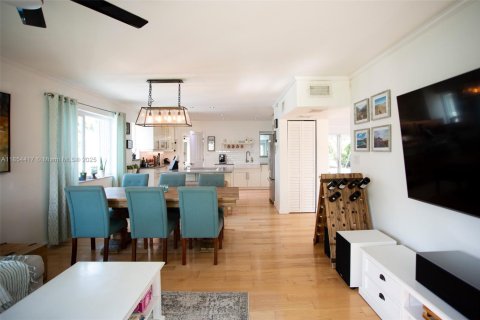 Villa ou maison à vendre à Hollywood, Floride: 3 chambres, 163.14 m2 № 2018985 - photo 6