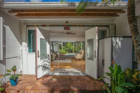 Villa ou maison à vendre à Hollywood, Floride: 3 chambres, 163.14 m2 № 2018985 - photo 2