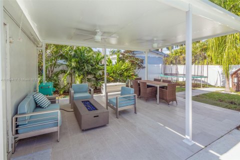 Villa ou maison à vendre à Hollywood, Floride: 3 chambres, 163.14 m2 № 2018985 - photo 19