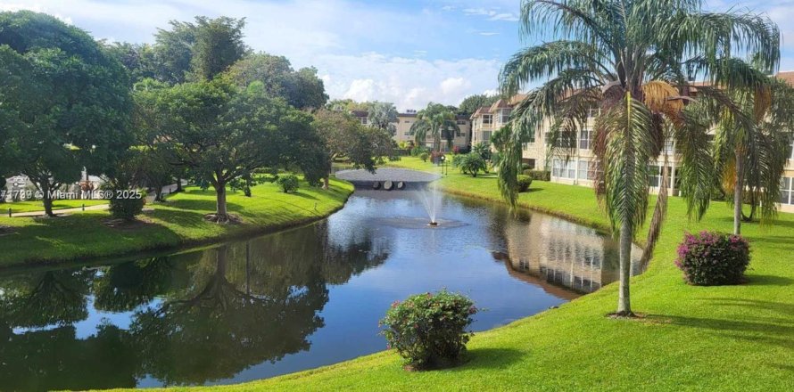Condo in Lauderdale Lakes, Florida, 1 bedroom  № 1862169