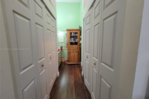 Touwnhouse à vendre à Hialeah, Floride: 2 chambres, 101.17 m2 № 1967196 - photo 26