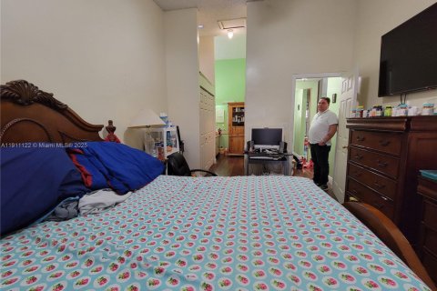 Touwnhouse à vendre à Hialeah, Floride: 2 chambres, 101.17 m2 № 1967196 - photo 15