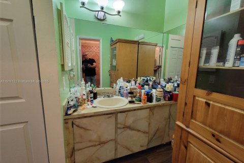 Touwnhouse à vendre à Hialeah, Floride: 2 chambres, 101.17 m2 № 1967196 - photo 28