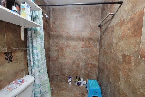 Touwnhouse à vendre à Hialeah, Floride: 2 chambres, 101.17 m2 № 1967196 - photo 19