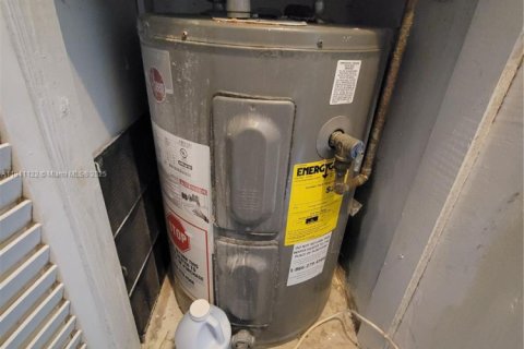 Touwnhouse à vendre à Hialeah, Floride: 2 chambres, 101.17 m2 № 1967196 - photo 22