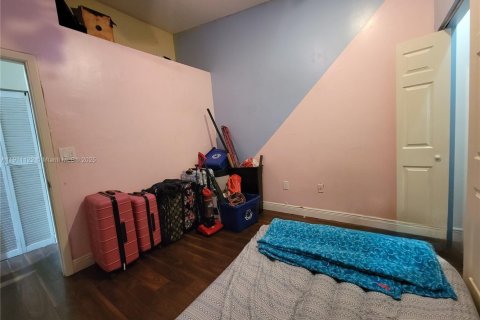 Touwnhouse à vendre à Hialeah, Floride: 2 chambres, 101.17 m2 № 1967196 - photo 23