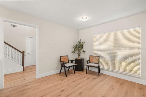 House in Lake Mary, Florida 3 bedrooms, 159.05 sq.m. № 2434530 - photo 8