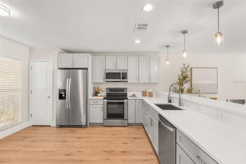 House in Lake Mary, Florida 3 bedrooms, 159.05 sq.m. № 2434530 - photo 7