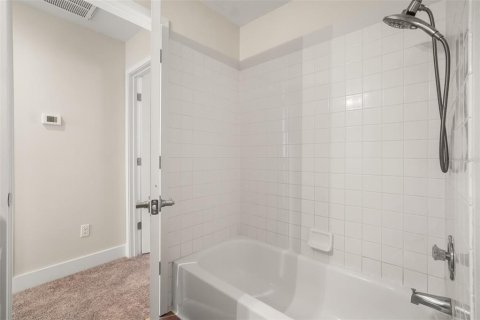 House in Lake Mary, Florida 3 bedrooms, 159.05 sq.m. № 2434530 - photo 28