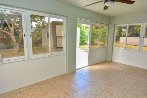 House in Port St. Lucie, Florida 3 bedrooms, 143.72 sq.m. № 2254304 - photo 27
