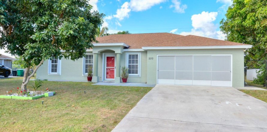House in Port St. Lucie, Florida 3 bedrooms, 143.72 sq.m. № 2254304