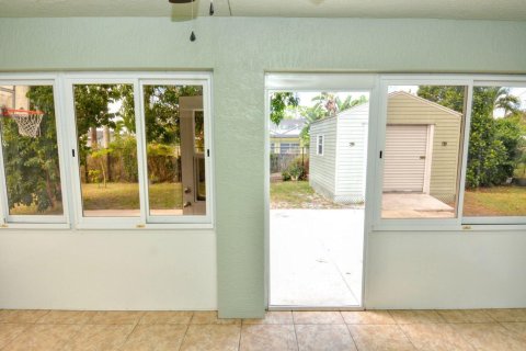 House in Port St. Lucie, Florida 3 bedrooms, 143.72 sq.m. № 2254304 - photo 20