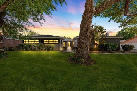 Villa ou maison à vendre à Lakeland, Floride: 4 chambres, 274.53 m2 № 1716908 - photo 1