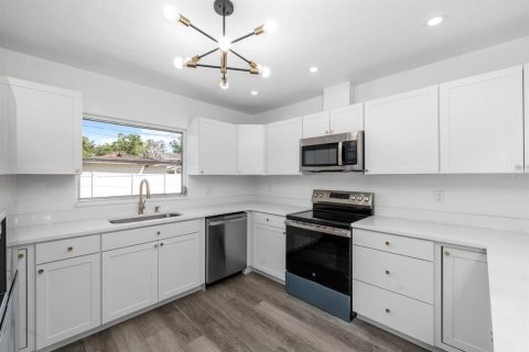 Villa ou maison à vendre à Lakeland, Floride: 4 chambres, 274.53 m2 № 1716908 - photo 6