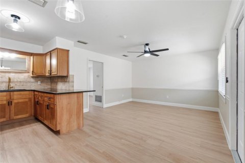 Copropriété à vendre à Indian Rocks Beach, Floride: 1 chambre, 60.39 m2 № 2395529 - photo 6