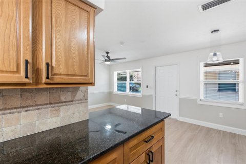 Copropriété à vendre à Indian Rocks Beach, Floride: 1 chambre, 60.39 m2 № 2395529 - photo 11
