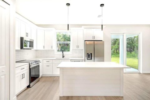 Casa en venta en Port Charlotte, Florida, 3 dormitorios, 137.03 m2 № 2099569 - foto 8