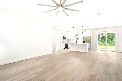Casa en venta en Port Charlotte, Florida, 3 dormitorios, 137.03 m2 № 2099569 - foto 7