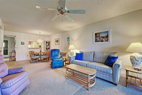 Condo in Englewood, Florida, 2 bedrooms  № 1514580 - photo 11