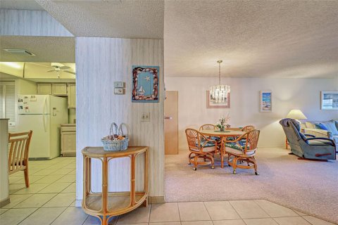 Condo in Englewood, Florida, 2 bedrooms  № 1514580 - photo 18
