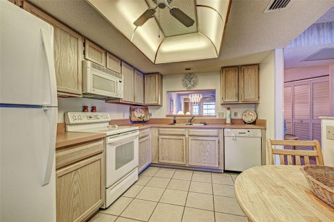 Condo in Englewood, Florida, 2 bedrooms  № 1514580 - photo 17