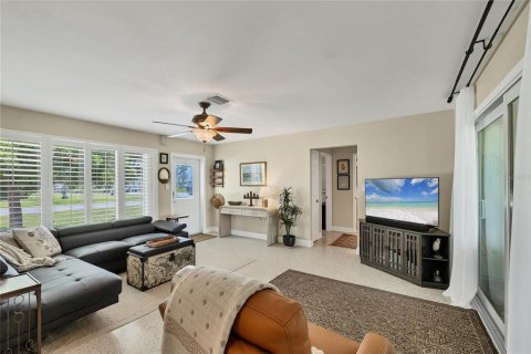 House in Englewood, Florida 3 bedrooms, 106.47 sq.m. № 2099274 - photo 4