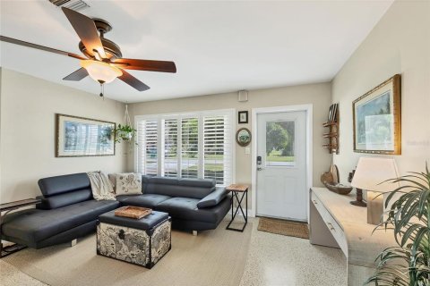 House in Englewood, Florida 3 bedrooms, 106.47 sq.m. № 2099274 - photo 3