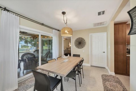 House in Englewood, Florida 3 bedrooms, 106.47 sq.m. № 2099274 - photo 11