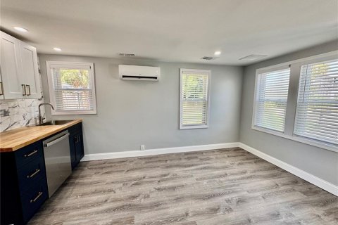 Apartamento en alquiler en Treasure Island, Florida, 1 habitación, 37.16 m2 № 1919372 - foto 12