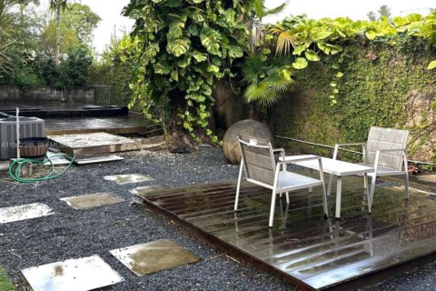 Townhouse in Miami, Florida 3 bedrooms, 136.01 sq.m. № 2050277 - photo 18