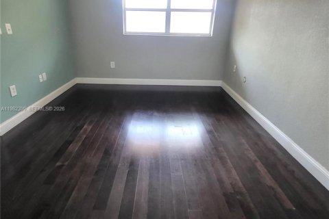 Townhouse in Miami, Florida 3 bedrooms, 136.01 sq.m. № 2050277 - photo 10