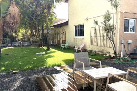 Townhouse in Miami, Florida 3 bedrooms, 136.01 sq.m. № 2050277 - photo 20