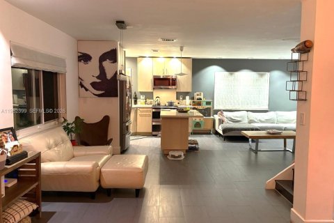 Townhouse in Miami, Florida 3 bedrooms, 136.01 sq.m. № 2050277 - photo 6